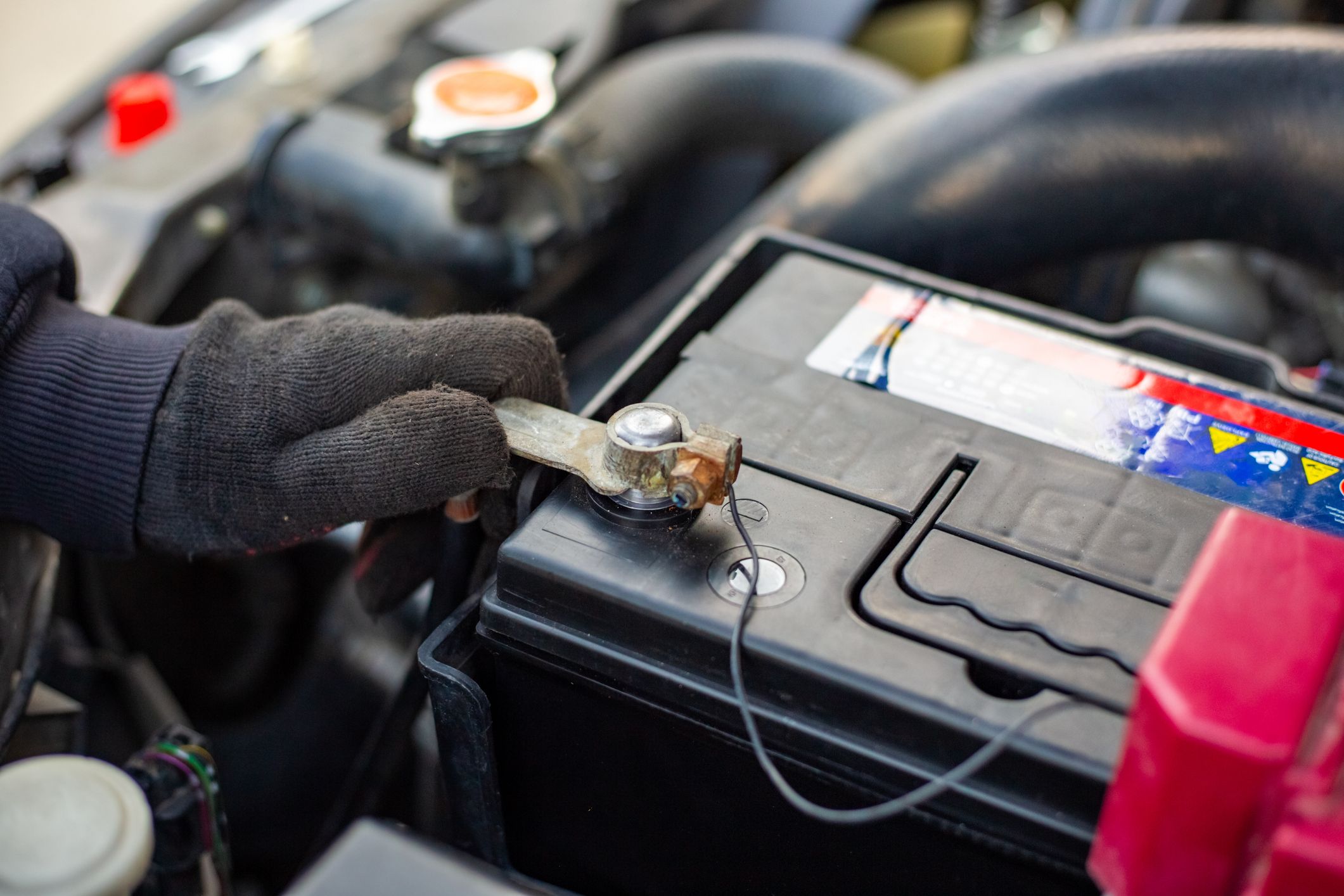car-weak-battery.jpg